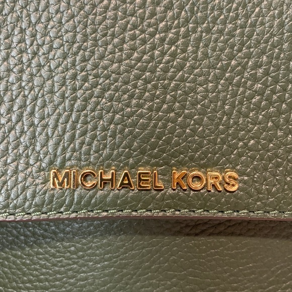 Like New Michael Kors Green Leather Crossbody Bag - Picture 8 of 14